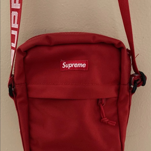 Supreme NY crossbody/shoulder bag rare SS18 red - Picture 2 of 7